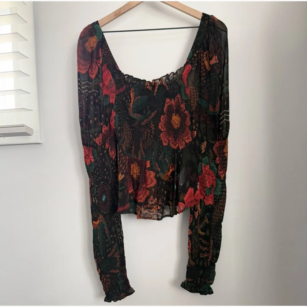 Farm Rio Medium Black River Creatures Blouse Tropical Puff Sleeve Peplum Resort
